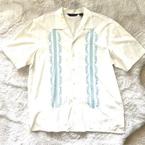 Banana Republic White Collared Button Down Short Sleeve Shirt Size: Large